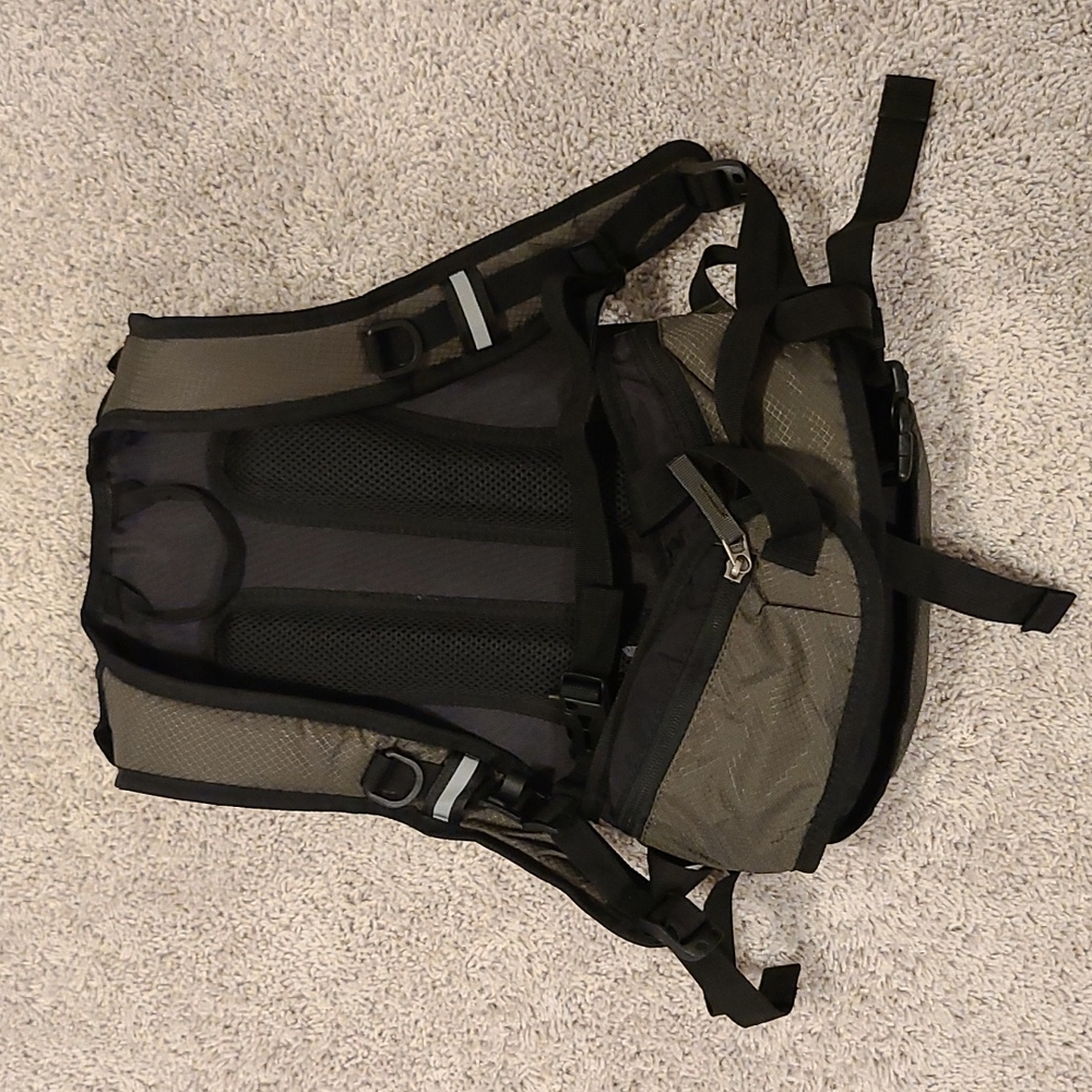 Mothybot 2L Hydration Backpack Black - Picture 2 of 4